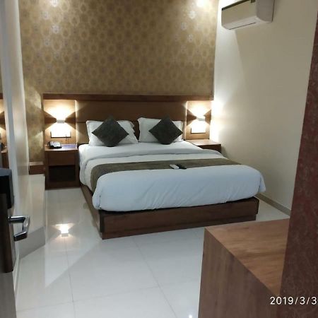 Hotel West Blue Bombay Eksteriør billede