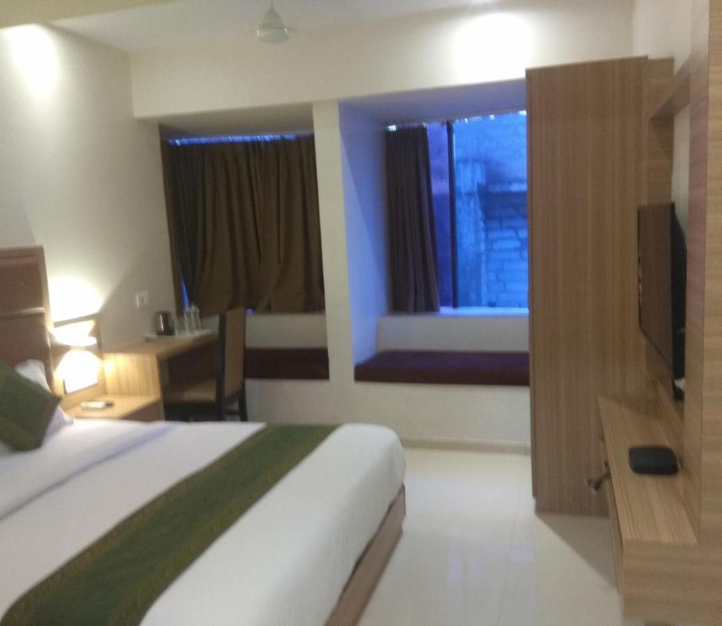 Hotel West Blue Bombay Eksteriør billede