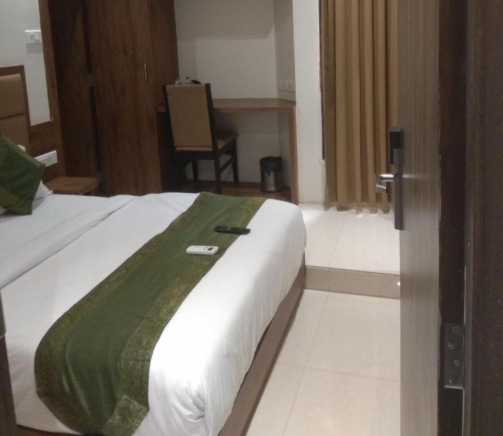 Hotel West Blue Bombay Eksteriør billede