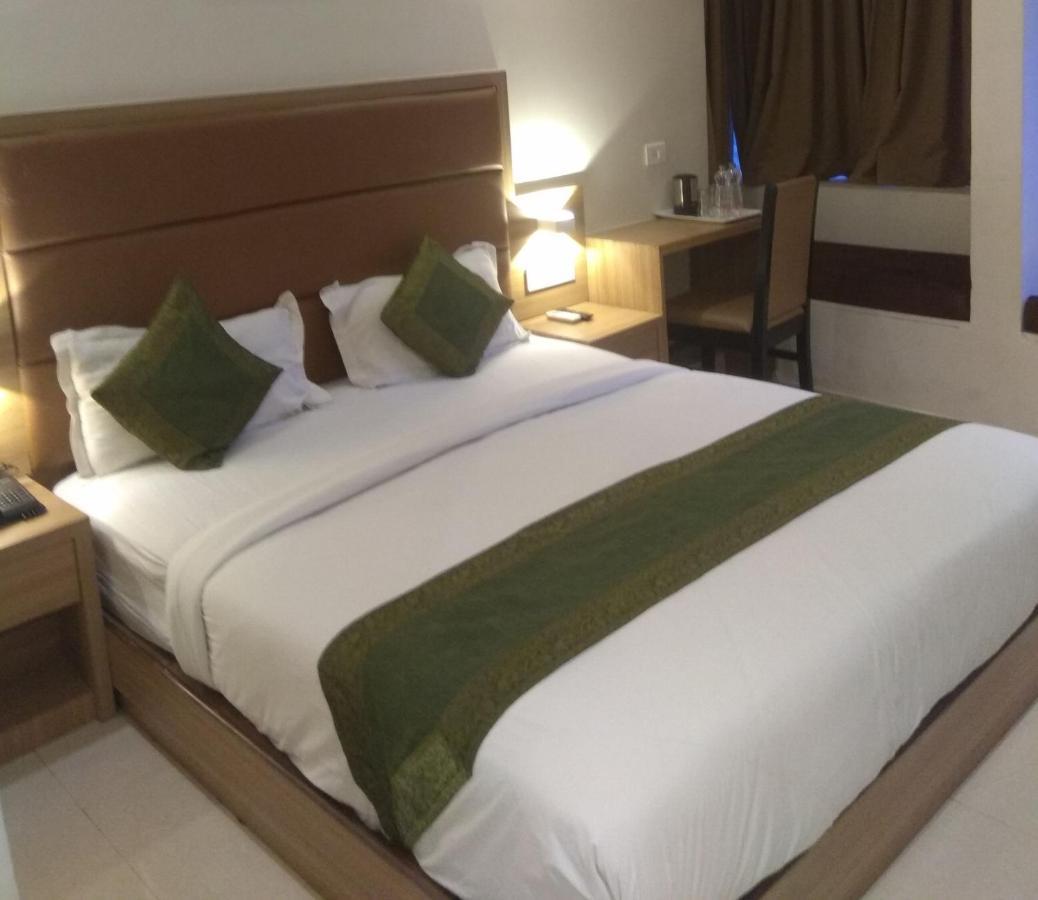 Hotel West Blue Bombay Eksteriør billede