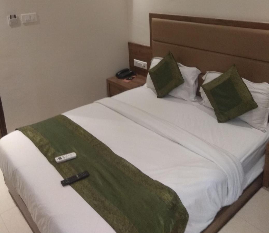 Hotel West Blue Bombay Eksteriør billede