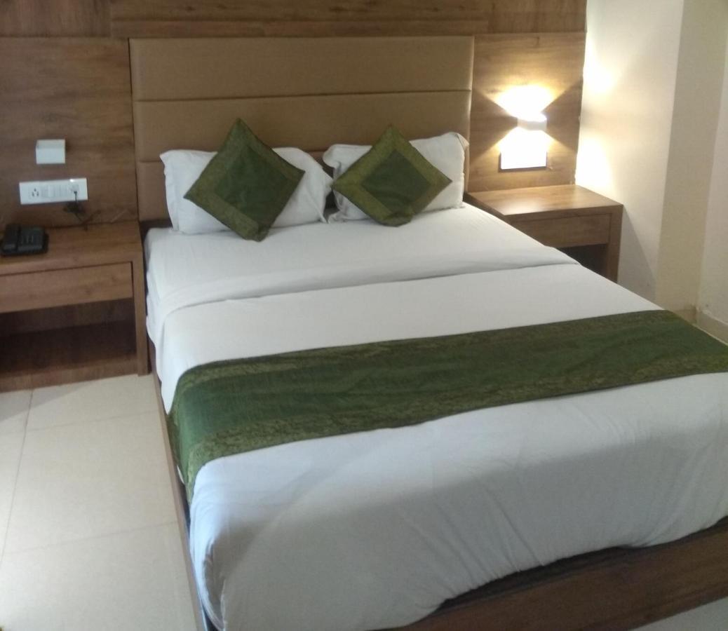 Hotel West Blue Bombay Eksteriør billede