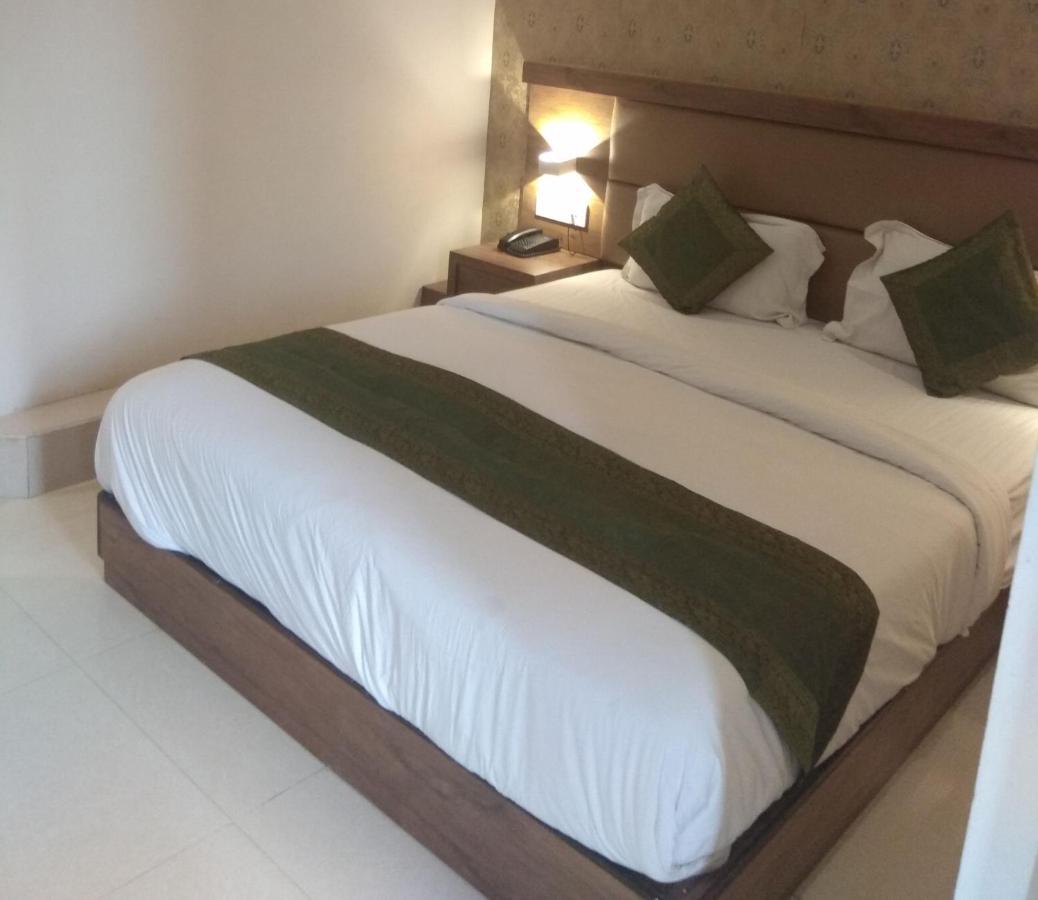 Hotel West Blue Bombay Eksteriør billede