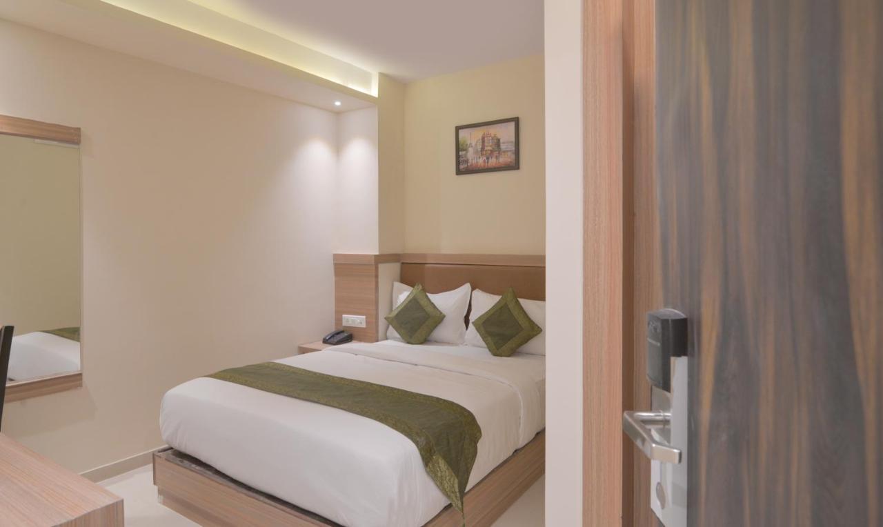 Hotel West Blue Bombay Eksteriør billede