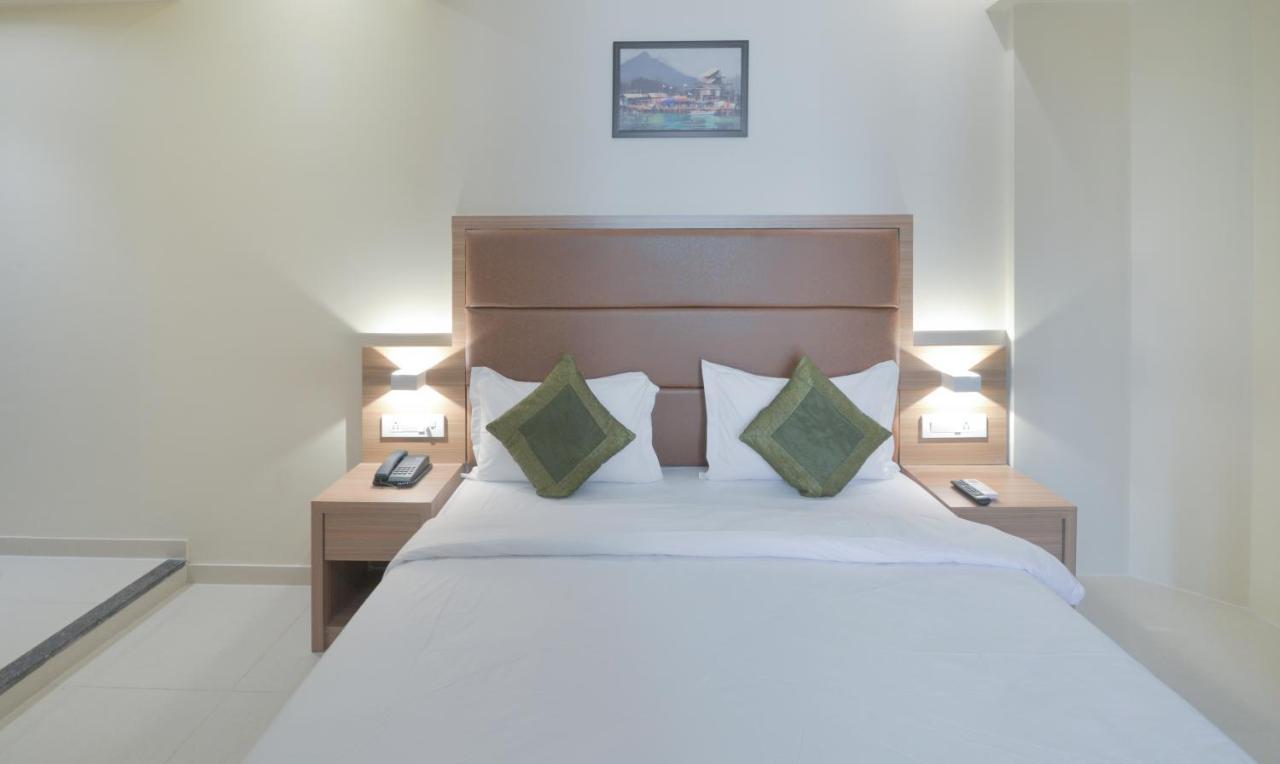 Hotel West Blue Bombay Eksteriør billede
