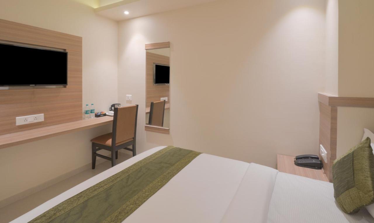 Hotel West Blue Bombay Eksteriør billede