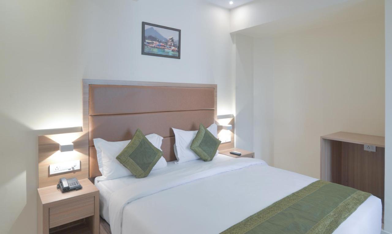 Hotel West Blue Bombay Eksteriør billede