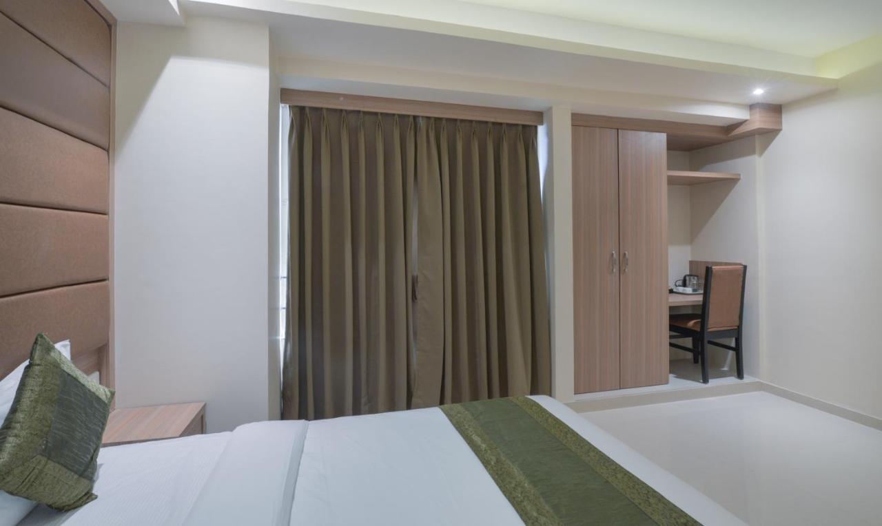 Hotel West Blue Bombay Eksteriør billede