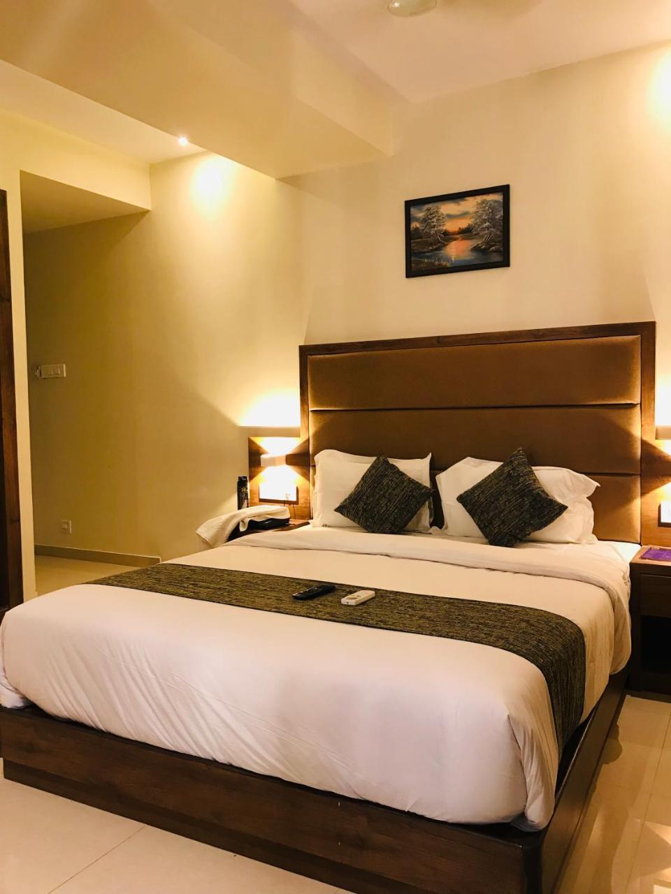 Hotel West Blue Bombay Eksteriør billede