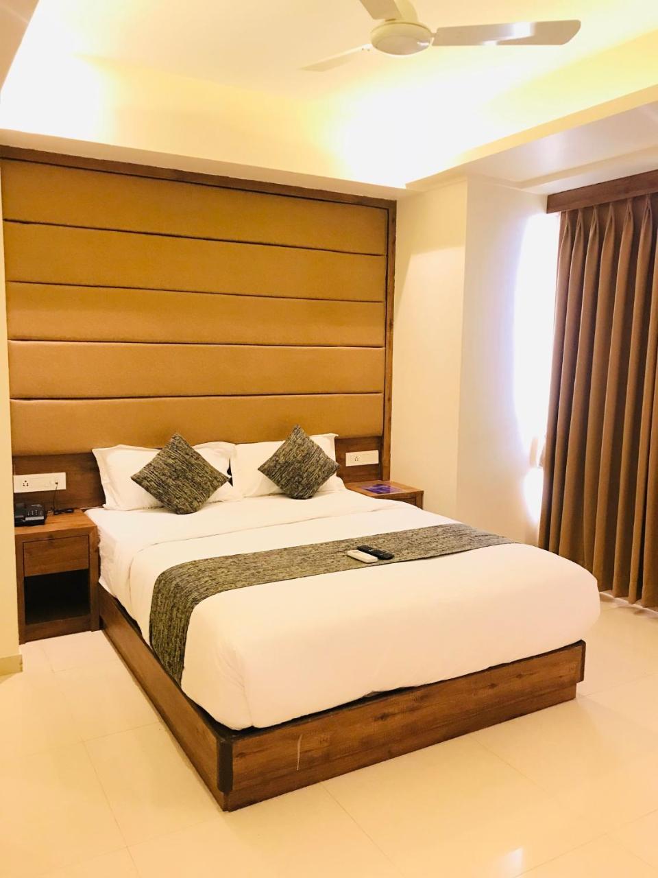 Hotel West Blue Bombay Eksteriør billede